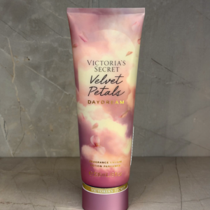 Crema Corporal Velvet Petals Daydream De Victoria's Secret 236ml